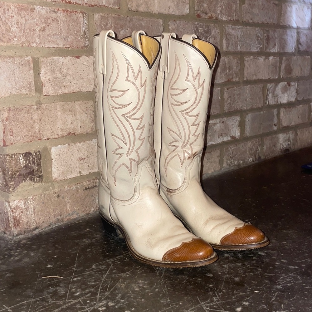 ACME White Cowgirl boots